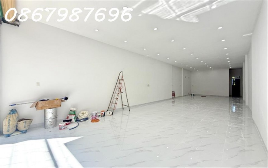 Bán căn góc 2 mặt tiền trung tâm Nha Trang, cách Champa Island 400m. DT 78m2 giá chỉ 2 tỷ 850tr